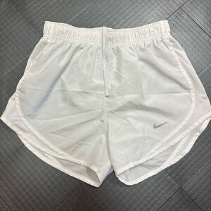 NIKE WOMENS WHITE RUNNING ATHLETIC SHORTS XS